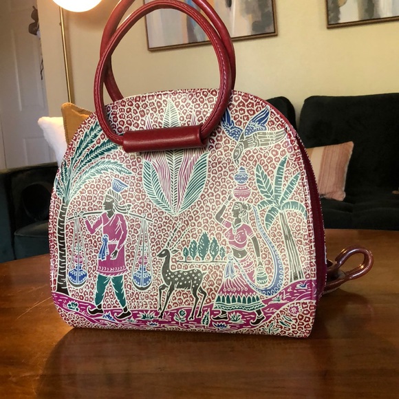 Round Handle Handbag - Picture 6 of 7